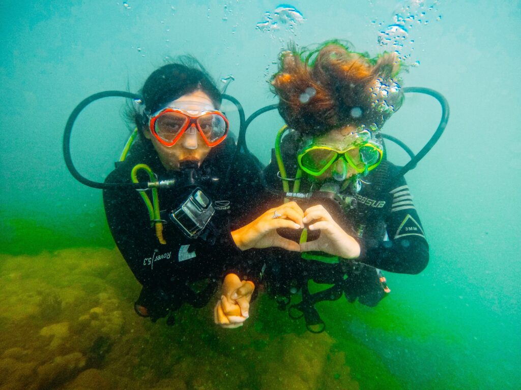 buceo de bautismo en búzios playa joão fernandes